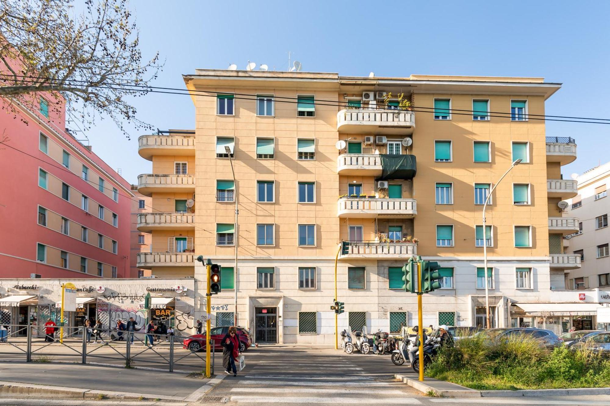 Cozy Apartment Gianicolense 3Bdr 罗马 外观 照片
